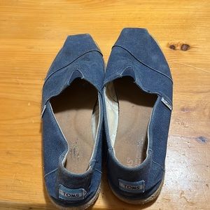 Blue TOMS w10